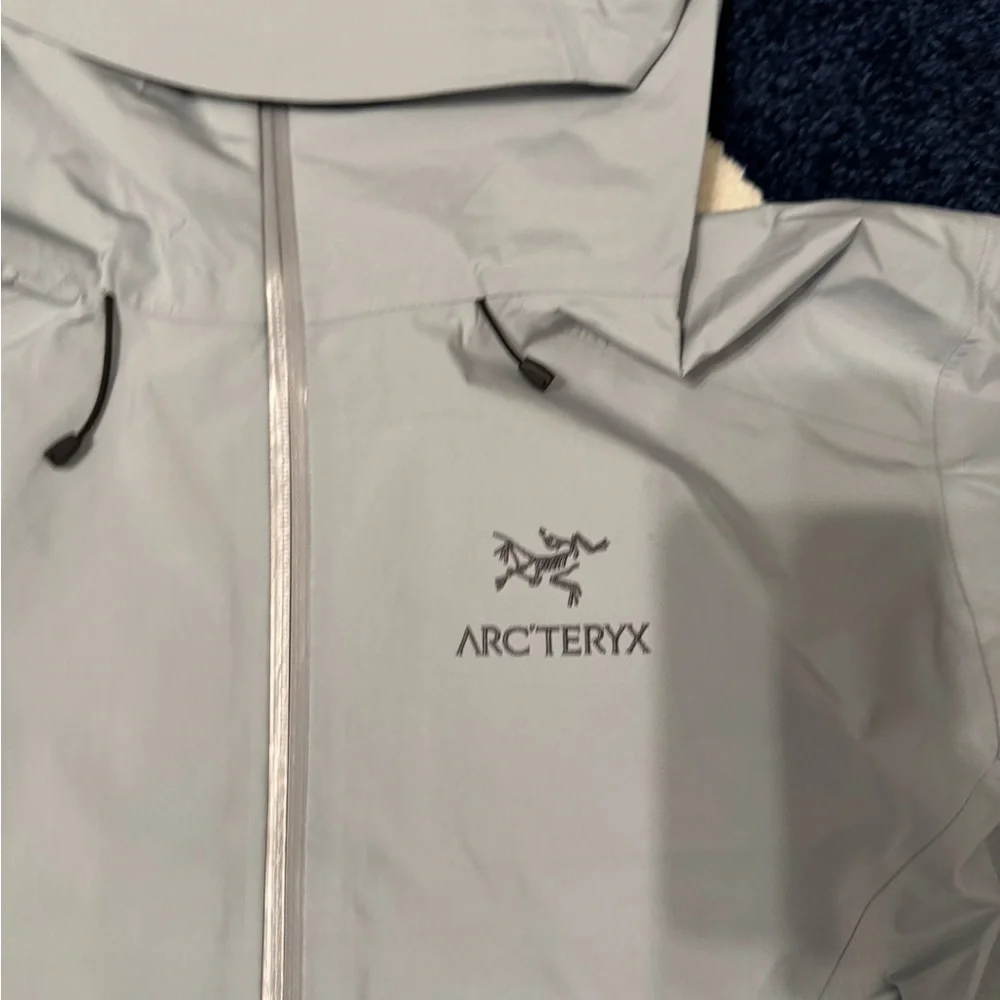 Arc’teryx Beta LT Hardshell Gray Zip Up Men’s Large